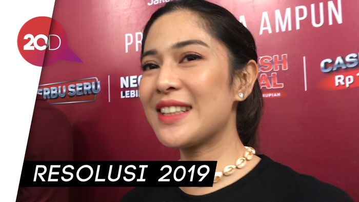 Cedera Lutut, Dian Sastro Ingin Bisa Olahraga Lagi Tahun Depan