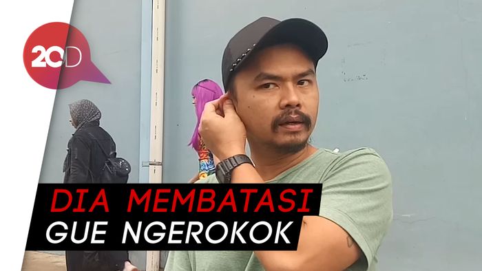 Cerita Wendy Cagur Sering Dikritik Anak Gara-gara Merokok