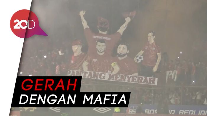 Nyanyian Revolusi PSSI dari Suporter PSM Makassar