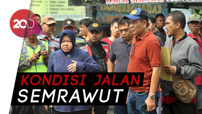 Risma Marah Karena Akses Mobil Pemadam Kebakaran Terhambat