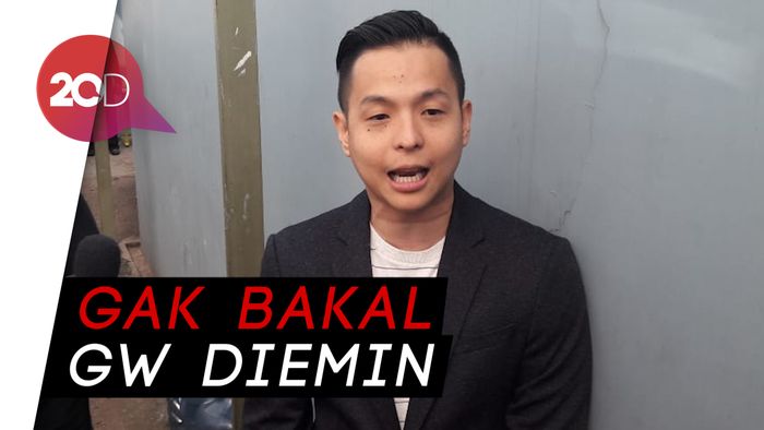 Medsosnya Dikeroyok Gara-gara Malaysia 812, Ernest: Silakan!