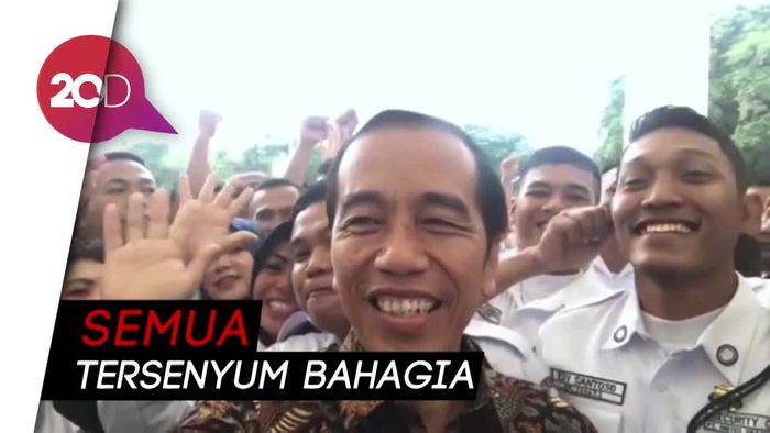 Cerianya Para Satpam Diajak Nge-Vlog Jokowi di Istana
