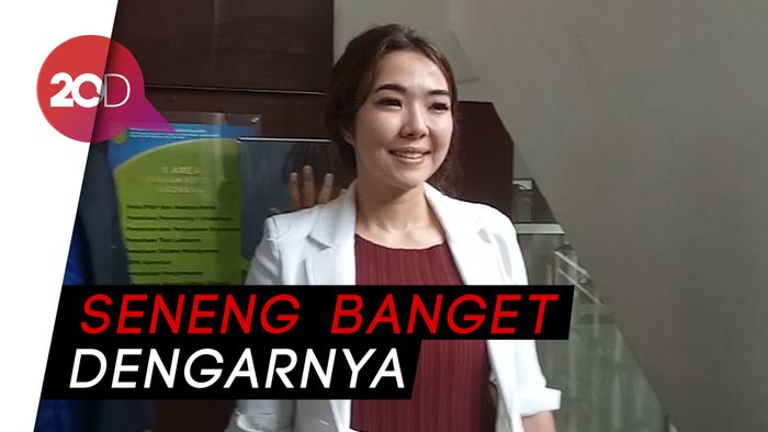 Gading Marten Raih Piala di FFI, Gisel Ikut Bangga