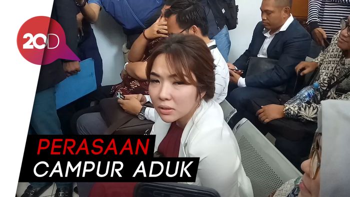 Hadiri Sidang Perceraian, Mata Gisel Sembab