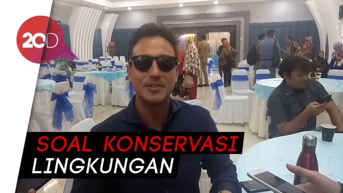 Cerita Hamish Daud Edukasi Masyarakat Papua Barat
