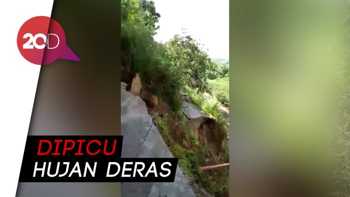 Jalan di Aceh Amblas, Detik-detik Kejadiannya Terekam Kamera