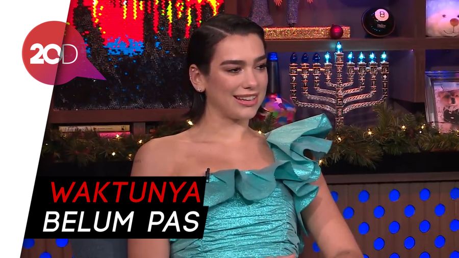 Hiks! Dua Lipa Batal Berkolaborasi dengan Ariana Grande