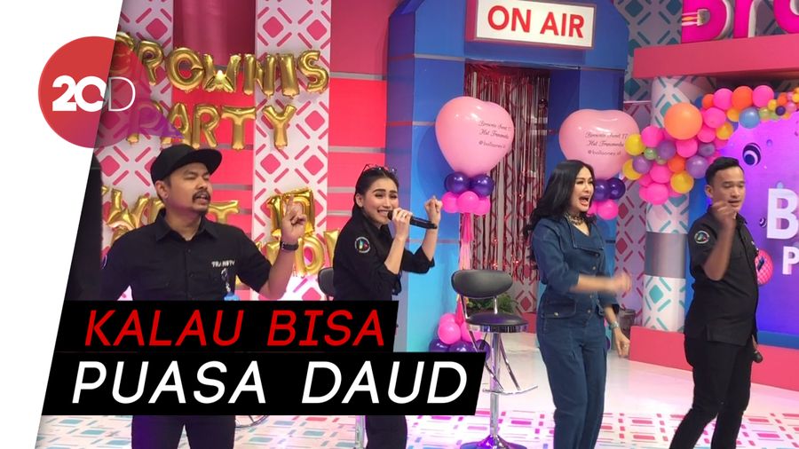 Kenapa Iis Dahlia Memilih Tak Liburan Tahun Baru?