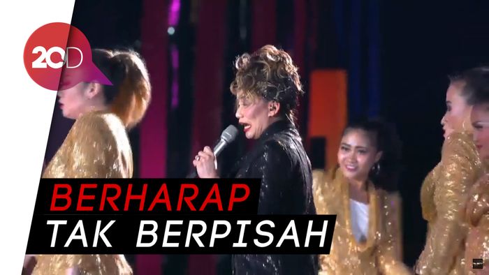 Nyanyi Bareng Reza Artamevia di Sweet 17 Transmedia