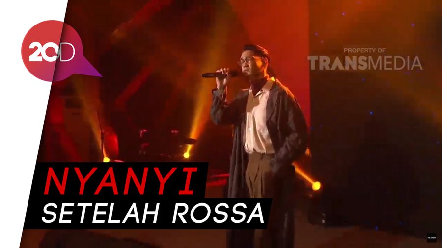 Syahdu! Afgan Bawakan Bukan Cinta Biasa di Sweet 17 Transmedia