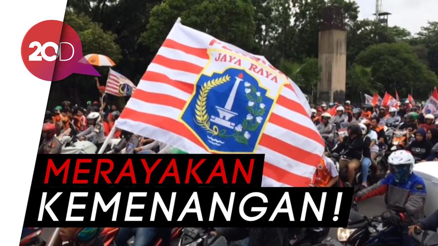 Pawai Sang Juara! Jakmania Mengoranyekan Jakarta