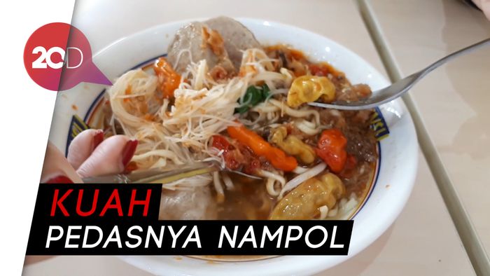Mencicip Bensu Bakso Milik Ruben Onsu, Seperti Apa Rasanya?