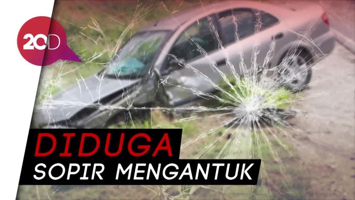 Ngeri! Mobil Terjun ke Jurang di Puncak