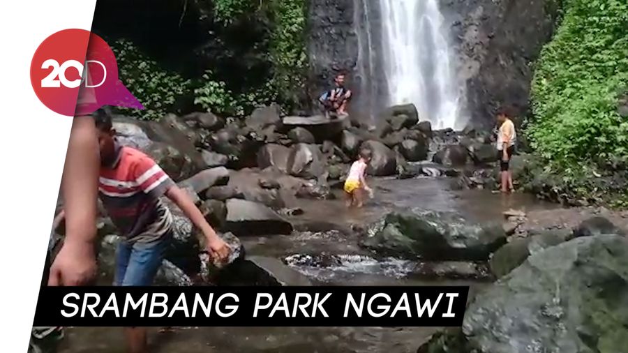 Libur Akhir Tahun, Asyiknya Main ke Air Terjun di Ngawi
