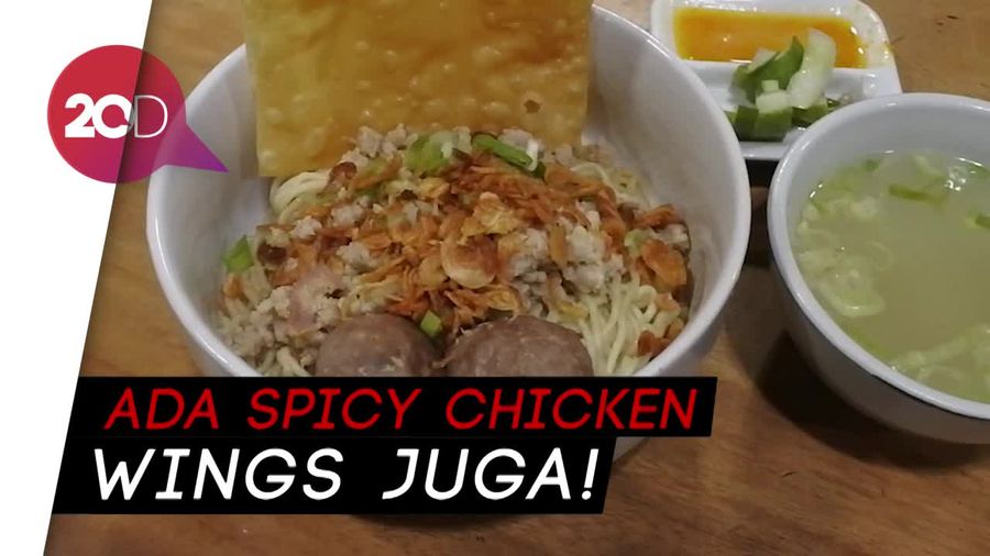 Melahap Cwi Mie dan Nasi Goreng Buntut di Toko Kue