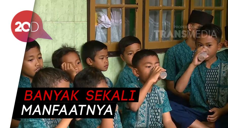 Ayo Jangan Malas Minum Susu dan Makan Buah!