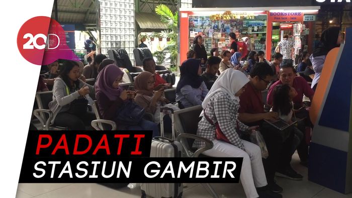  H-3 Natal, Penumpang Kereta di Stasiun Gambir Naik 20%