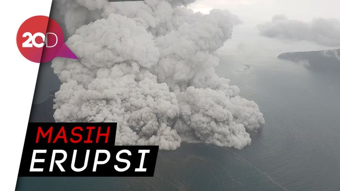 Melihat dari Dekat Gunung Anak Krakatau Erupsi 