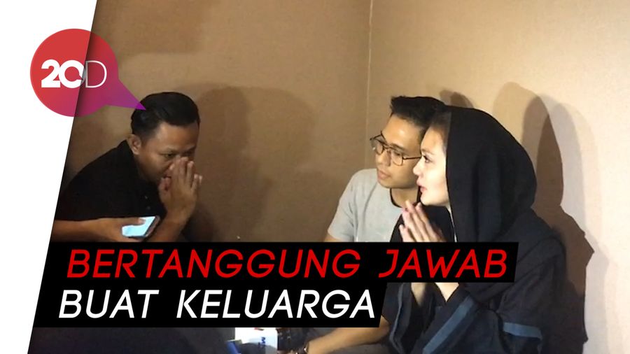 Sosok Herman, Gitaris Seventeen di Mata Sang Istri
