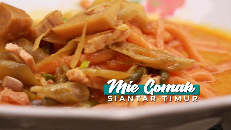 Mie Gomak, Diaduk Langsung dengan Tangan
