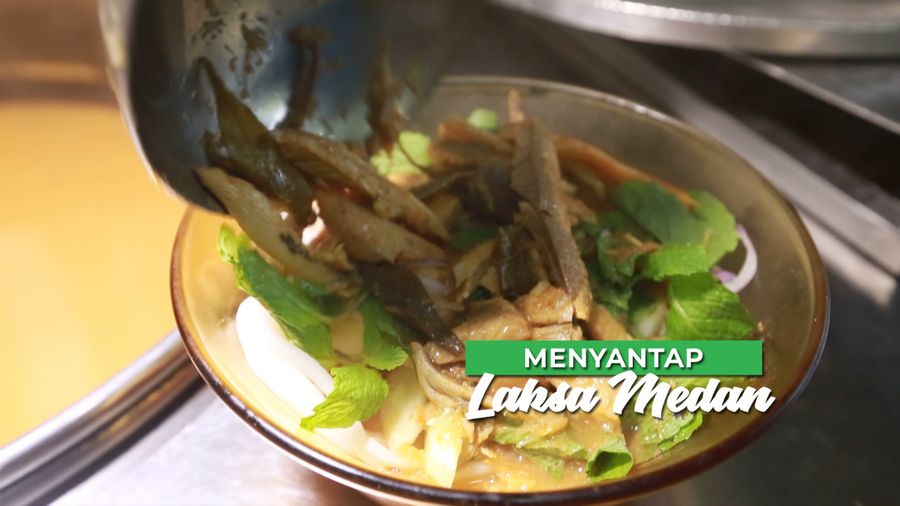 Laksa Lengkap dengan Daging Ikan di Medan