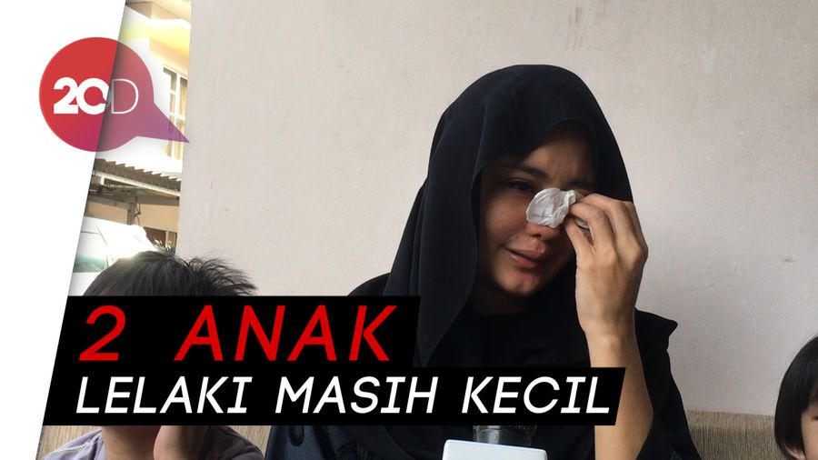 Istri Herman Seventeen Tegarkan Hati Anak-anaknya