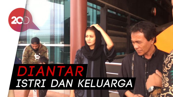 Jenazah Herman Seventeen Dibawa ke Ternate