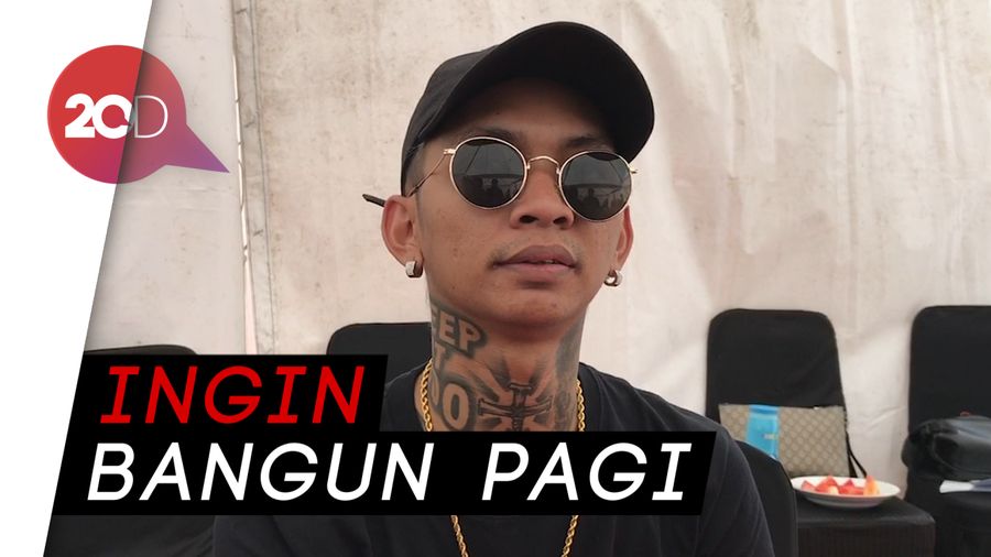 Sambut Natal, Young Lex Siapkan Kado Spesial untuk Bunda