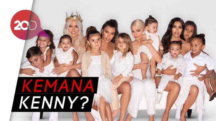 Foto Natal Keluarga Kardashian Tanpa Kendall Jenner, Kenapa?