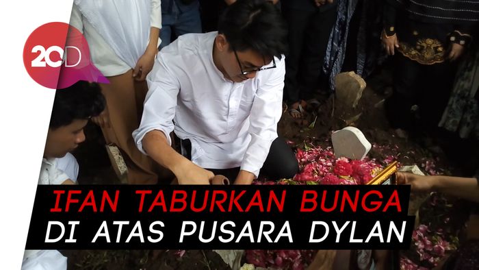 Pemakaman Istri Ifan Seventeen Berlangsung Haru