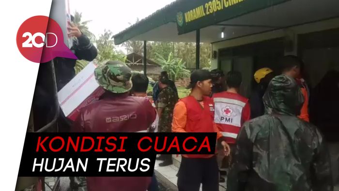 Relawan PMI Terus Kirim Bantuan untuk Pengungsi