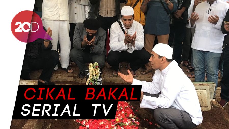 Jenazah Sutradara Senior Ali Shahab Dimakamkan
