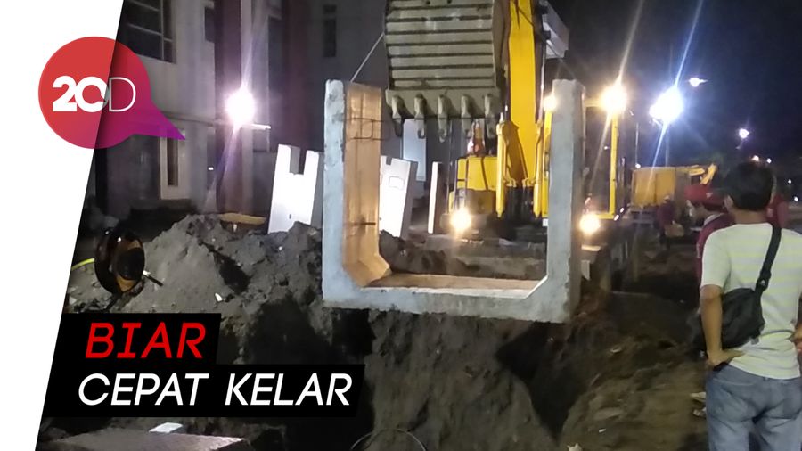 Usai Diuruk, Jalan Gubeng Mulai Diaspal