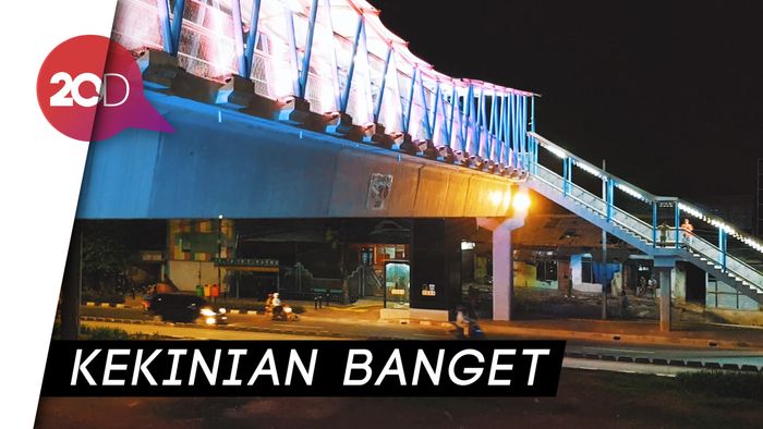 JPO Sumarno, Penyeberangan Sarat Fungsi, Asyik Buat Selfie