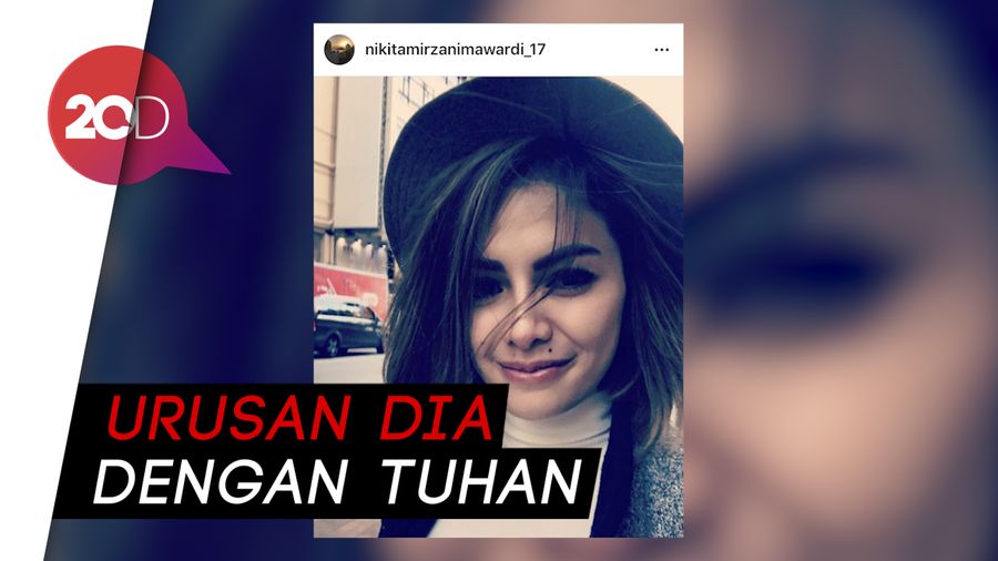 Nikita Mirzani Lepas Hijab?