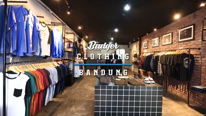 Berburu Pakaian di Badger Clothing, Bandung