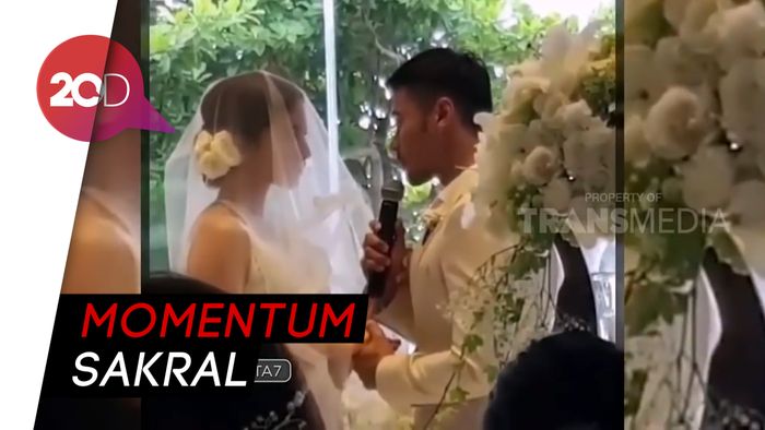 Deretan Selebriti yang Memilih Nikah Diam-diam