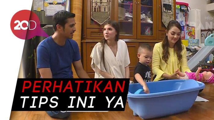  Moms! Begini Loh Cara Mengganti Diapers yang Benar