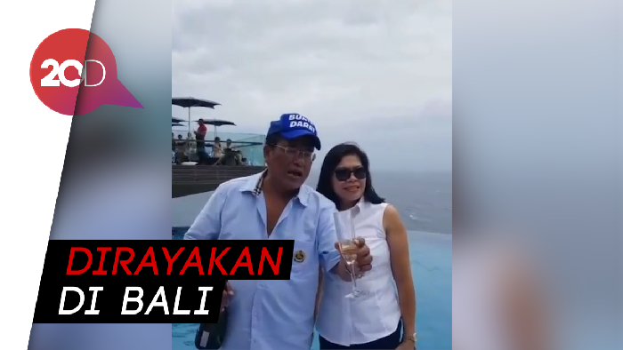 Rayakan Ultah Pernikahan ke-31, Hotman Paris Minta Ini ke Istri