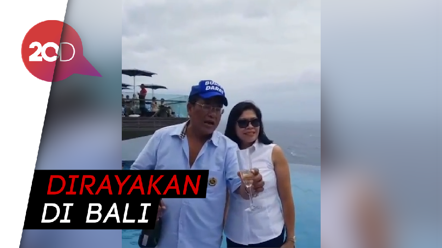 Rayakan Ultah Pernikahan ke-31, Hotman Paris Minta Ini ke Istri