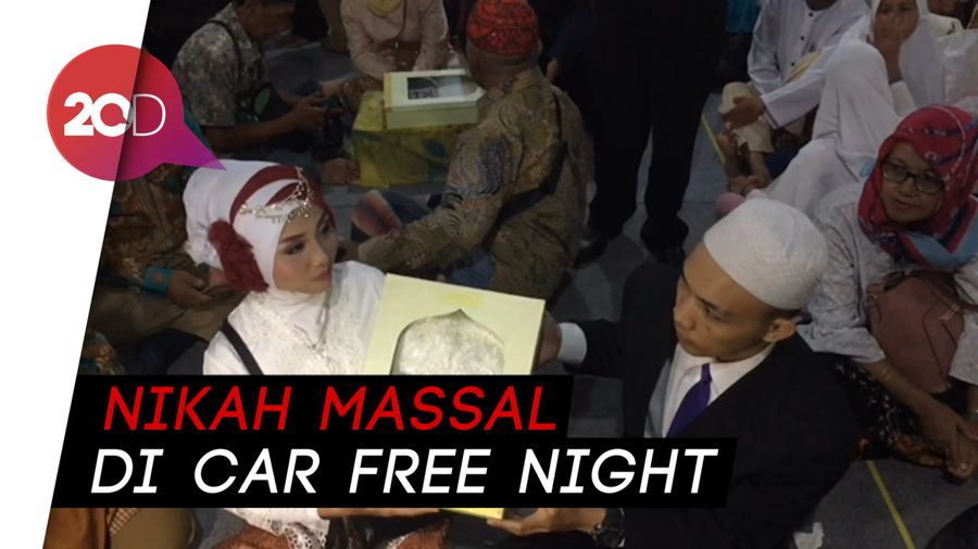 So Sweet! Mereka Mengikat Janji Suci di Malam Tahun Baru