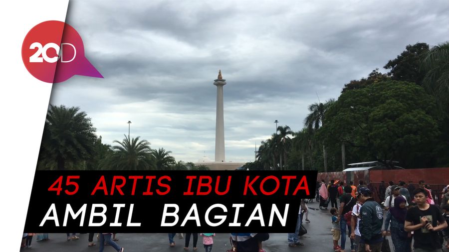 Sore Hari Jelang Pergantian Tahun, Monas Mulai Diserbu Warga