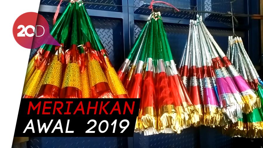 Terompet Ramai Dijajakan Jelang Malam Tahun Baru