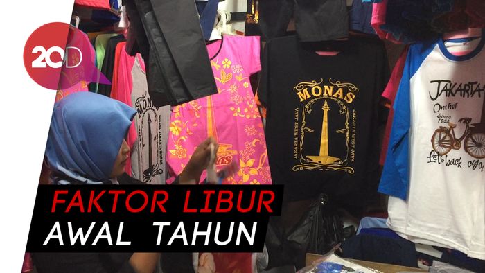 Musim Liburan, Penjual Pernak-pernik di Monas Meningkat 