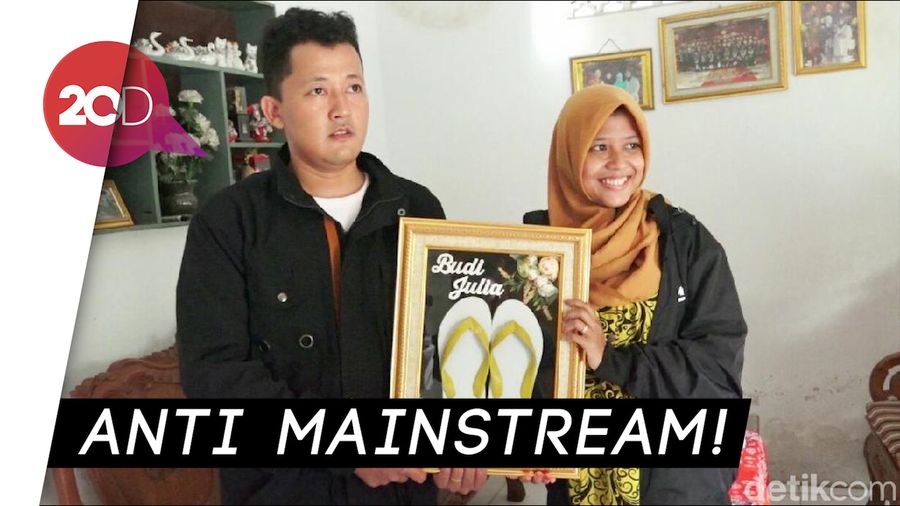 Unik! Sandal Jepit Jadi Mahar Pernikahan Warga Kebumen