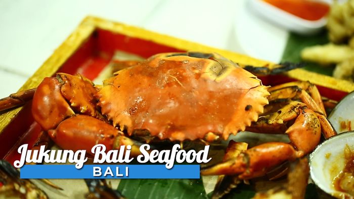 Menikmati Santap Malam & Debur Ombak di Jukung Bali Seafood Bali