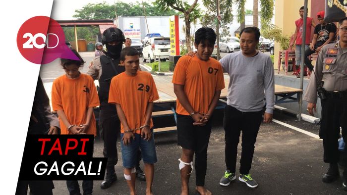 Pasutri Kompak Rampok Taksi Online di Mojokerto