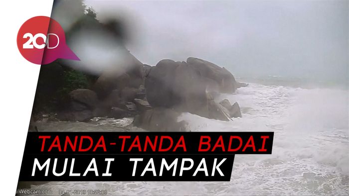Badai Pabuk di Thailand Bikin Turis Ngacir