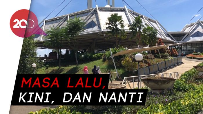 Melihat Koleksi Transportasi Kuno di Museum Transportasi TMII