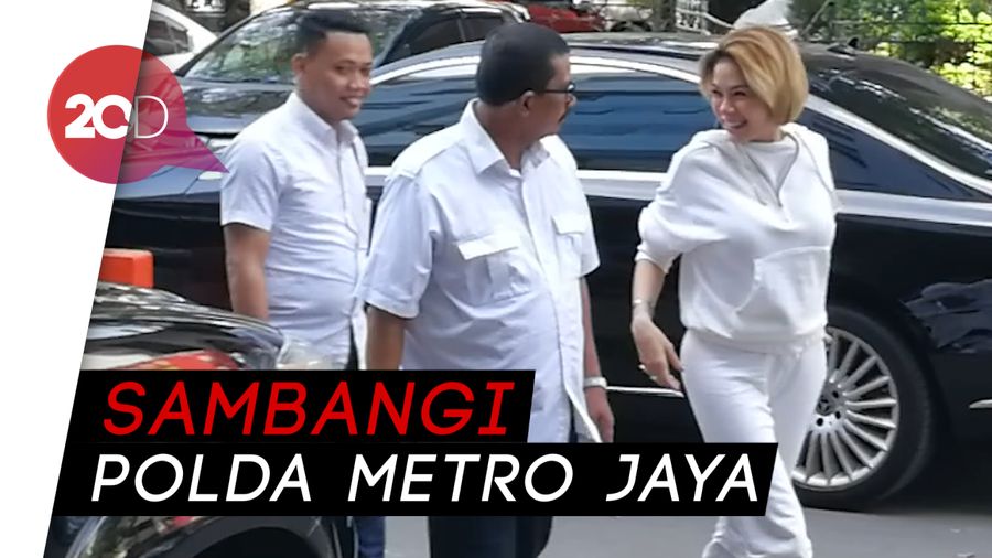 Penampilan Perdana Nikita Mirzani Setelah Lepas Hijab